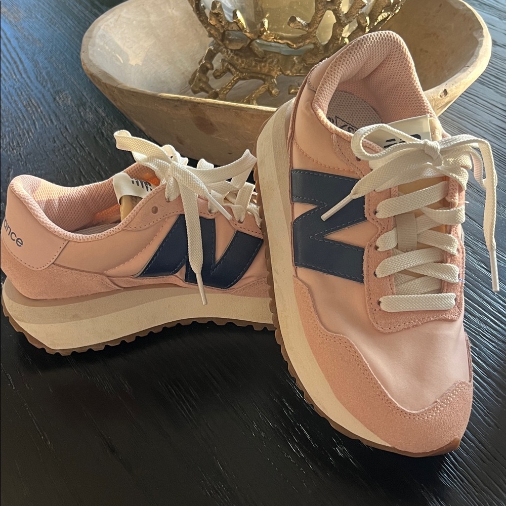 New Balance Women's Peach and Navy Sneakers - Picture 2 of 4